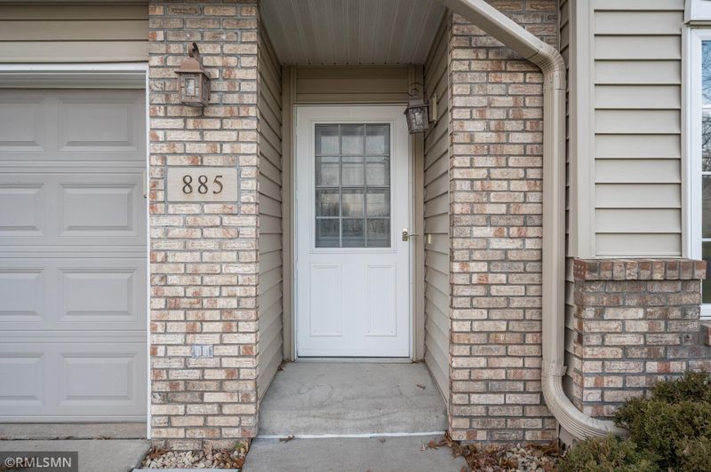 885 Evergreen Ct, Vadnais Heights, MN 55127