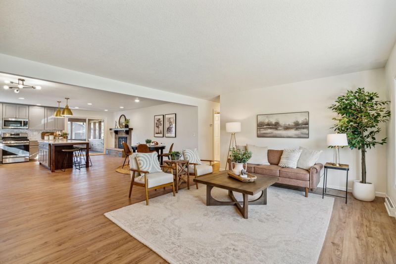 35 Hackberry Hill, Long Lake, MN 55356