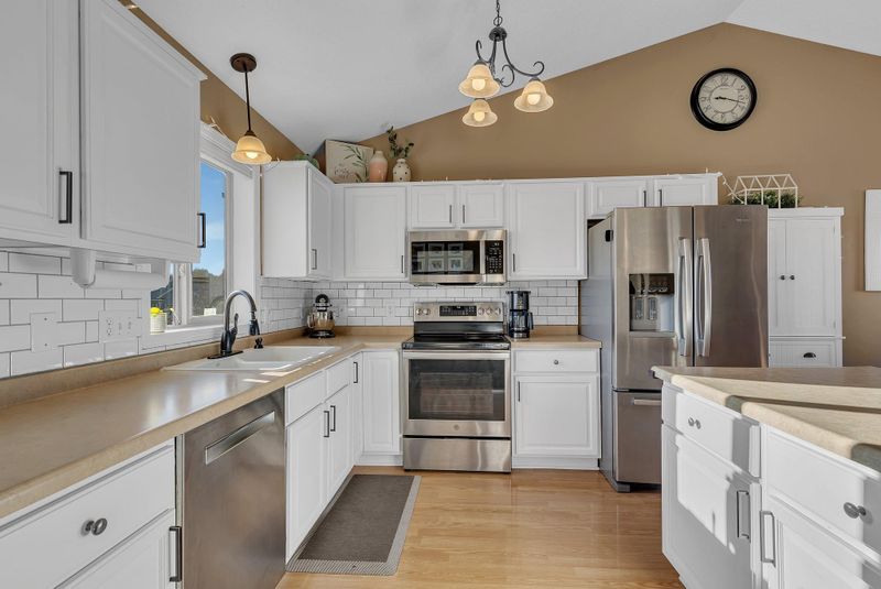 1628 Oriole Ave, Sartell, MN 56377