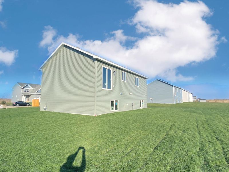 981 Waters Edge Cir, Avon, MN 56310
