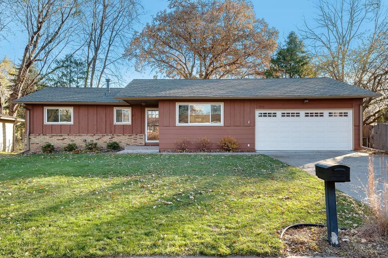 1319 19th St W, Hastings, MN 55033