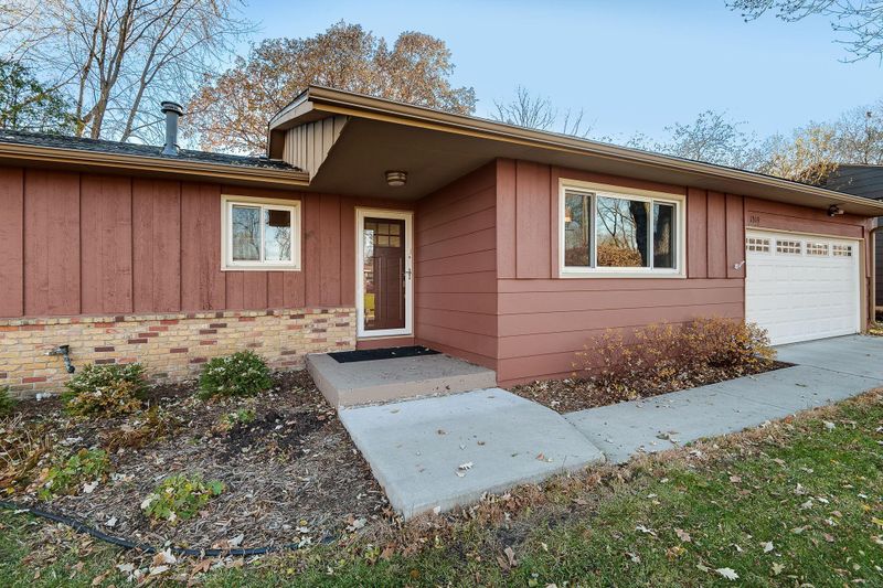 1319 19th St W, Hastings, MN 55033