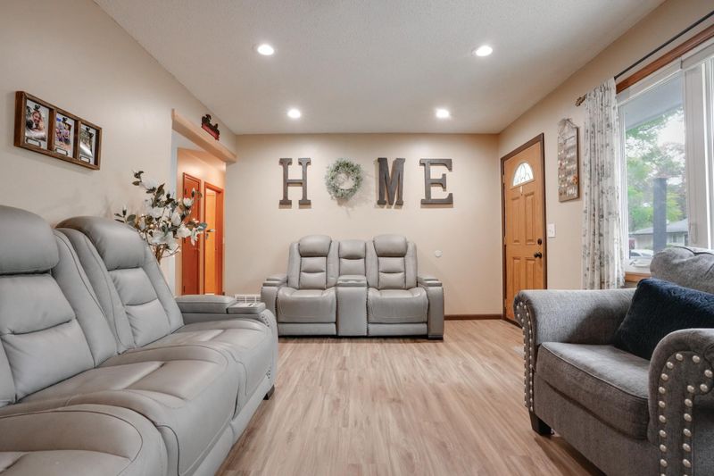 108 104th Ln NW, Coon Rapids, MN 55448