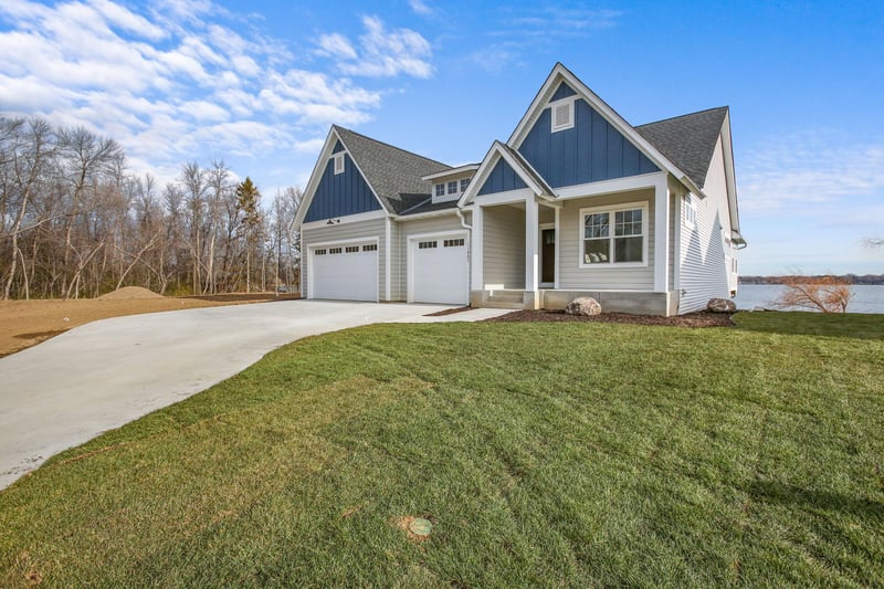11883 302nd St, Chisago City, MN 55013