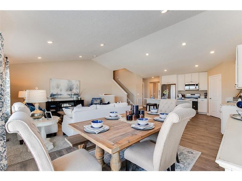8286 Shire Trl, Woodbury, MN 55129
