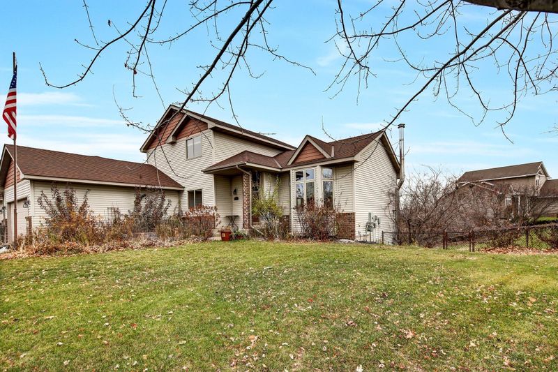 3762 Woodside Dr, Monticello, MN 55362