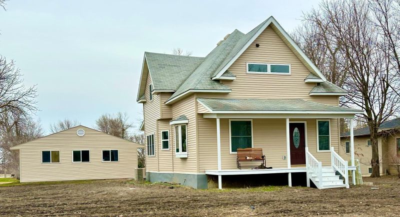 402 E Hughes St, Tyler, MN 56178