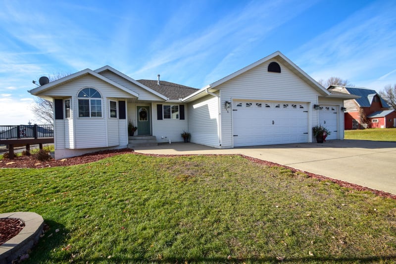 178 West St, Saint Martin, MN 56376