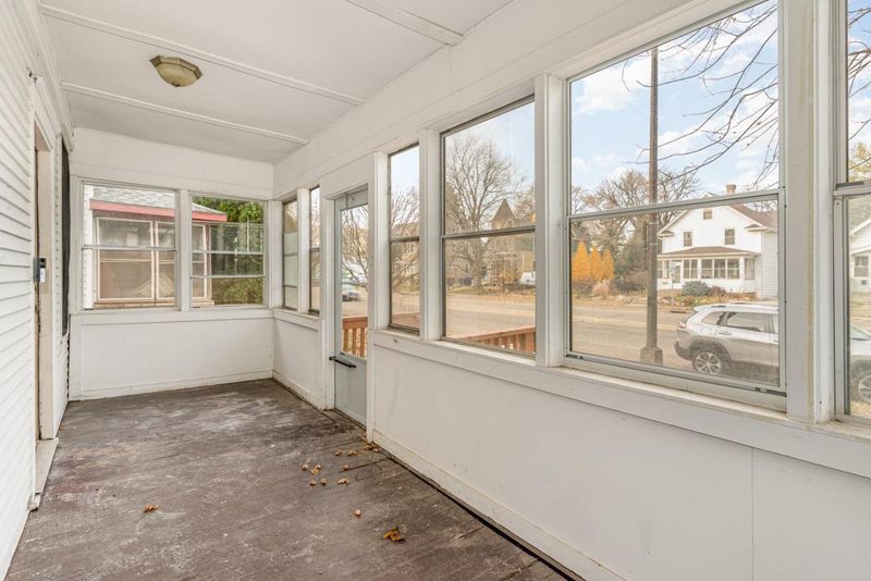 1498 Selby Ave, Saint Paul, MN 55104