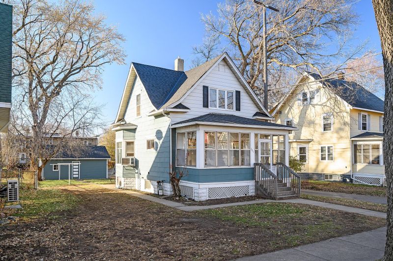 381 Herschel St, Saint Paul, MN 55104