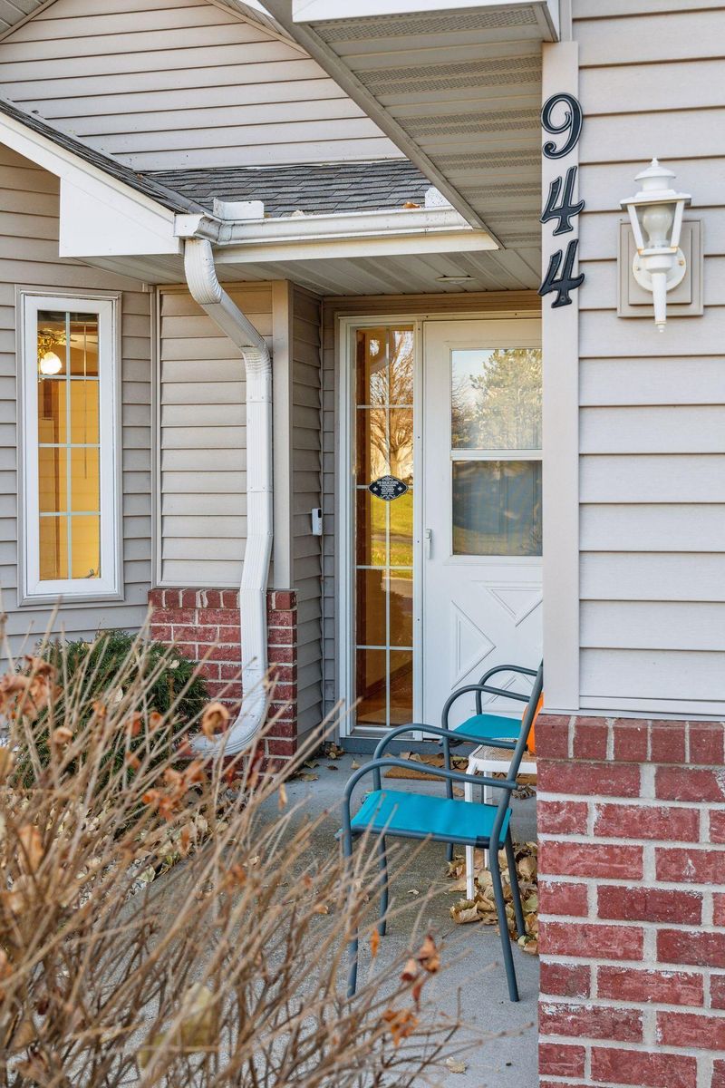944 106th Ave NW, Coon Rapids, MN 55433