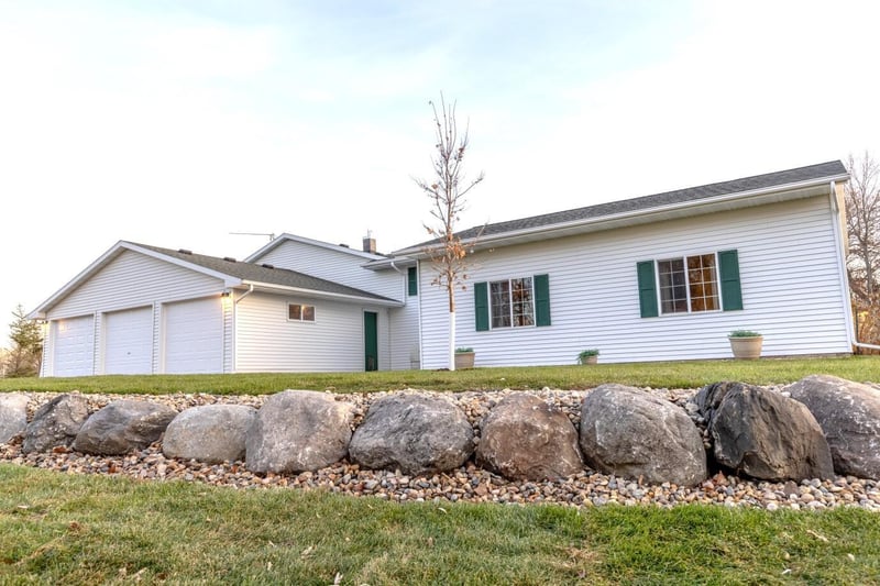 25500 50th St NE, Belgrade, MN 56312