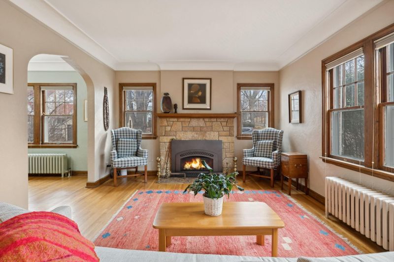 1641 Highland Pw, Saint Paul, MN 55116
