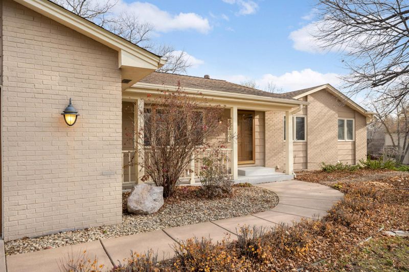 8289 Kentucky Ave S, Bloomington, MN 55438