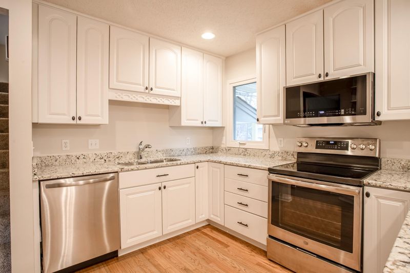 7267 W Timber Ln, Maple Grove, MN 55369