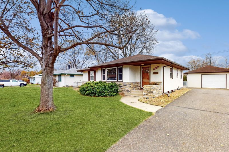 3113 Quarles Rd, Brooklyn Center, MN 55429