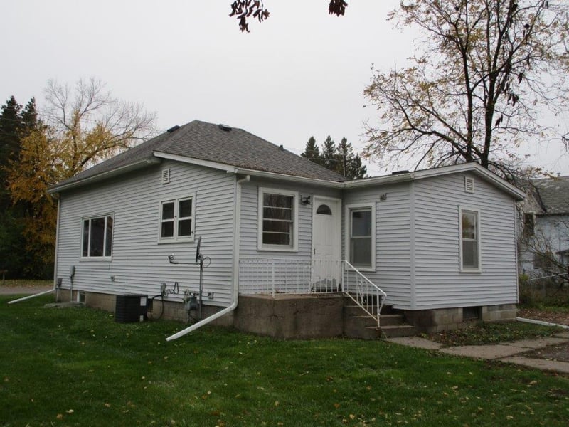 303 N 10th St, Cameron, WI 54822