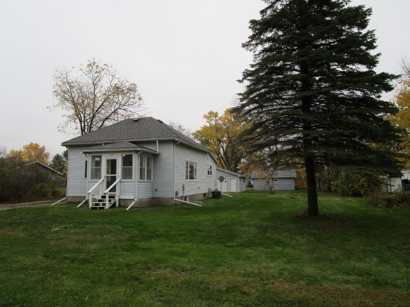 303 N 10th St, Cameron, WI 54822