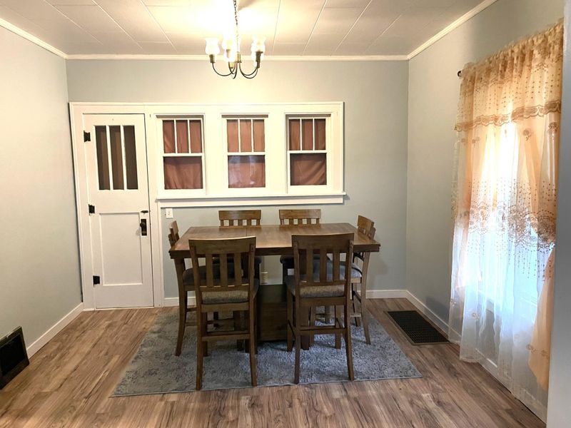 405 1st St SW, Austin, MN 55912