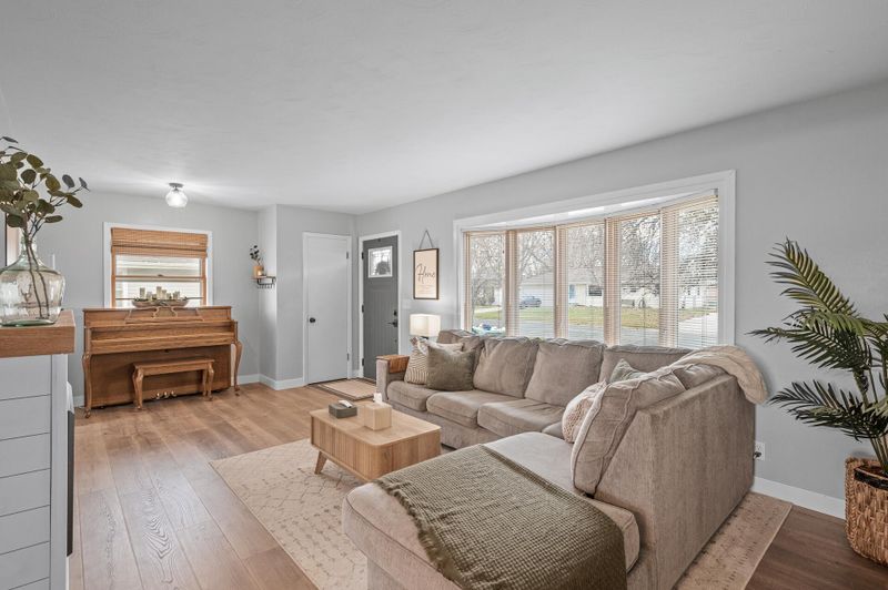 3365 143rd St W, Rosemount, MN 55068