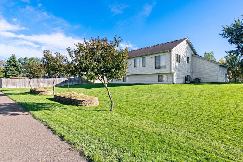 1102 Hillock St NW, Isanti, MN 55040