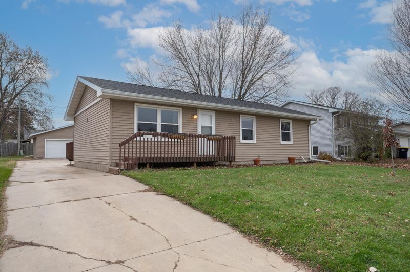 235 3rd Ave NE, Plainview, MN 55964