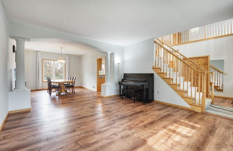 16120 39th Pl N, Plymouth, MN 55446