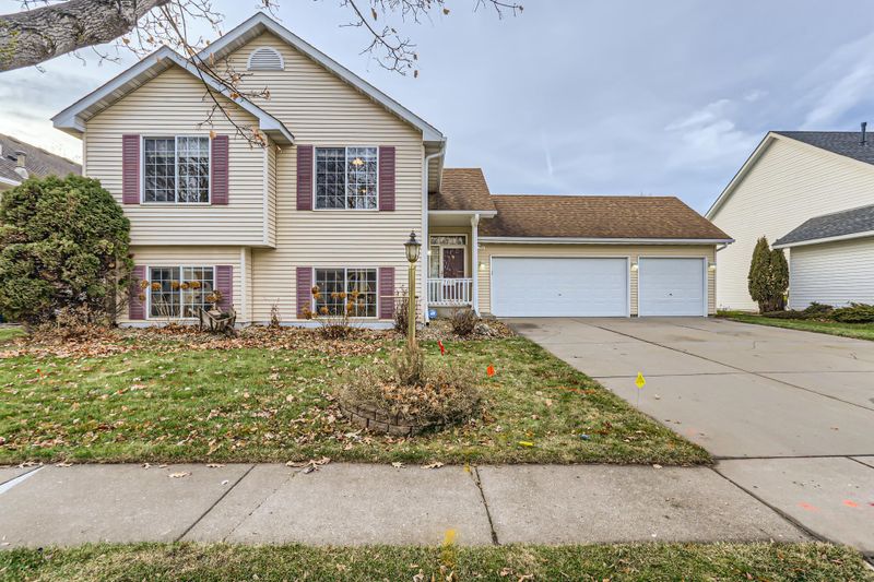 708 11th St, Farmington, MN 55024