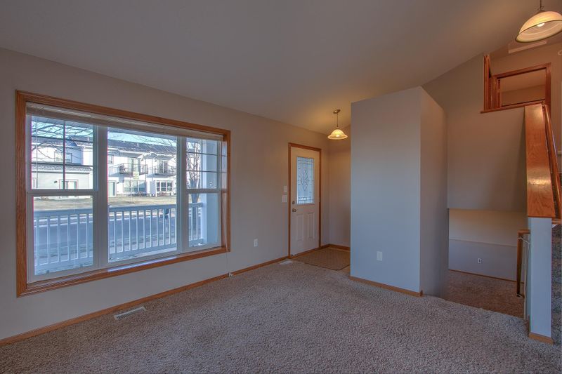 579 13th Ave SW, Cambridge, MN 55008