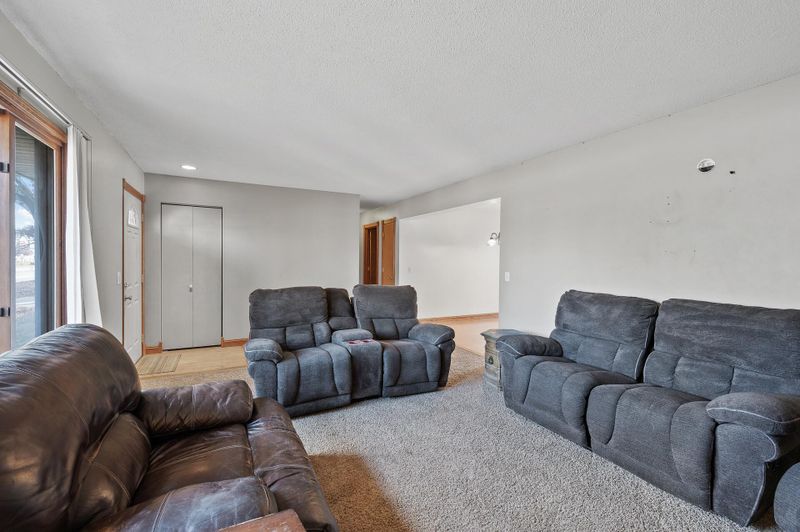 10414 University Ave NW, Coon Rapids, MN 55448