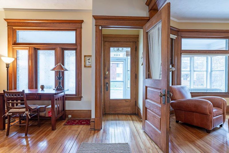 2008 Grand Ave S, Minneapolis, MN 55405