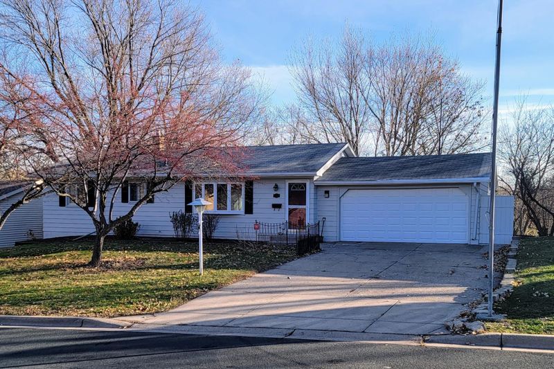 6960 Casper Ave, Inver Grove Heights, MN 55076