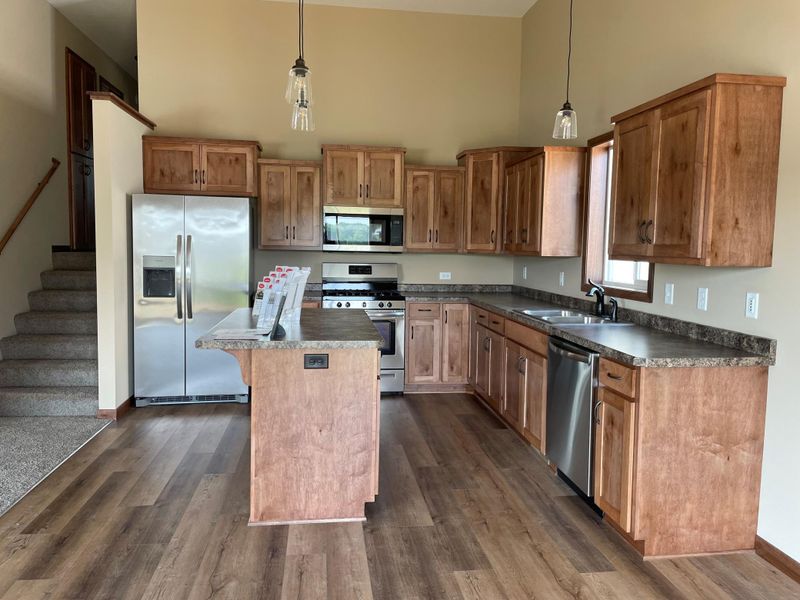 916 Triumph Trl NE, Isanti, MN 55040