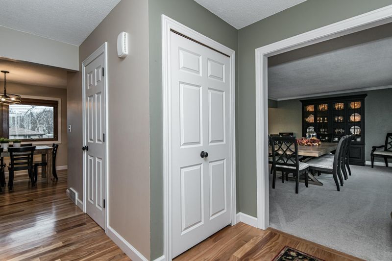 704 28th St NW, Rochester, MN 55901