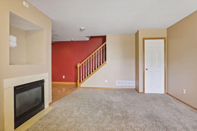1306 Pembrooke Ln, Waconia, MN 55387