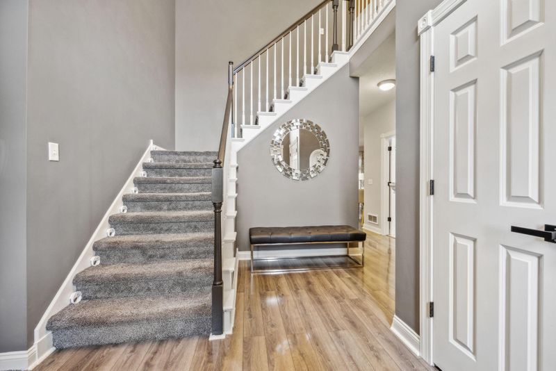 9258 Shetland Rd, Eden Prairie, MN 55347