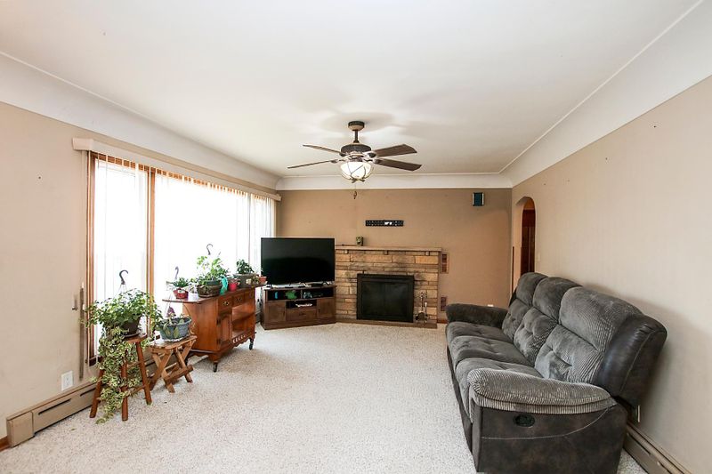 1609 Judd Ave N, Glencoe, MN 55336