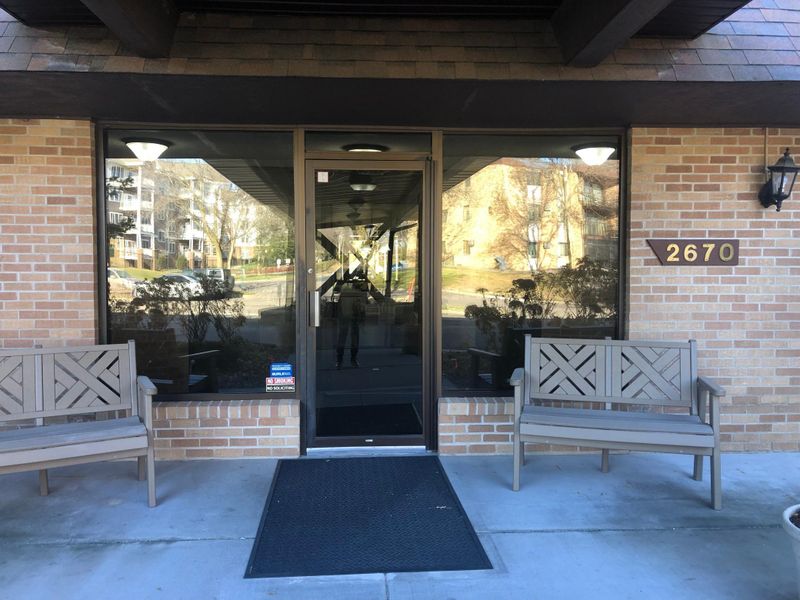 2670 Oxford St N #203, Roseville, MN 55113