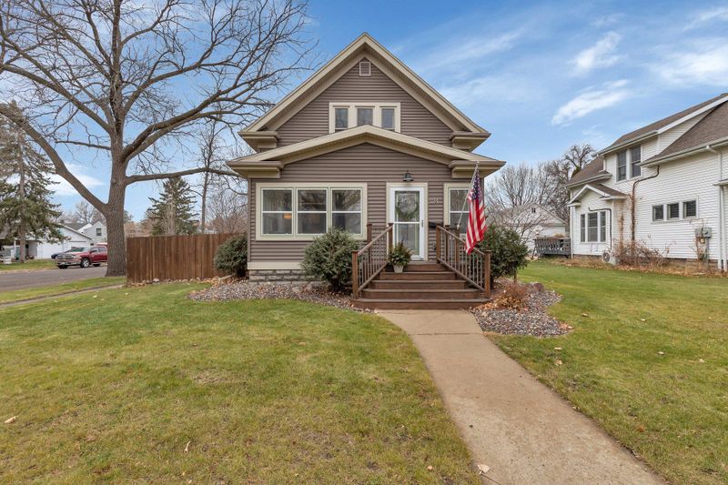 524 10th St SW, Willmar, MN 56201