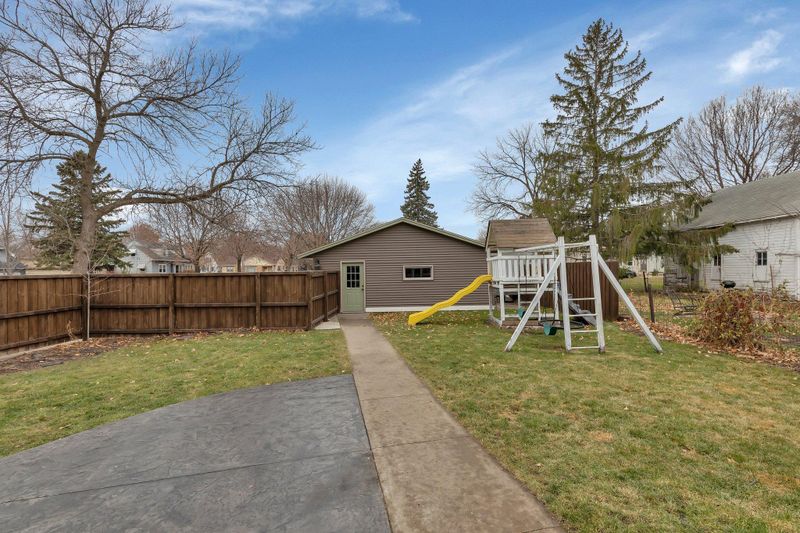 524 10th St SW, Willmar, MN 56201