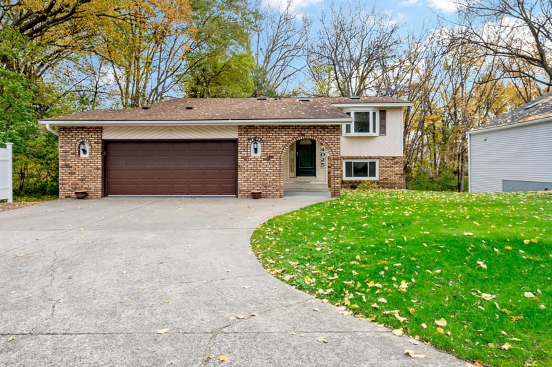 4025 Fordham Dr NE, Saint Anthony, MN 55421