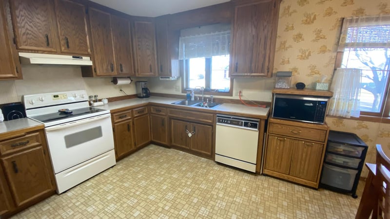 421 Smith Ave, Heron Lake, MN 56137