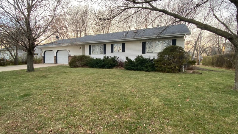 421 Smith Ave, Heron Lake, MN 56137