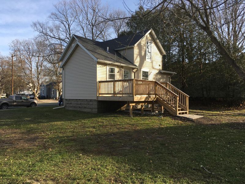 206 Center Ave S, Hayfield, MN 55940