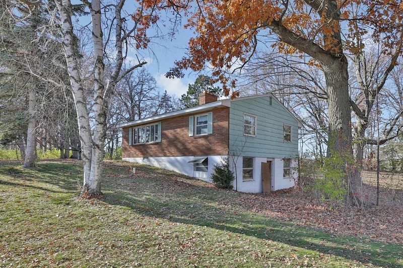 11850 Lake Ln, Chisago City, MN 55013