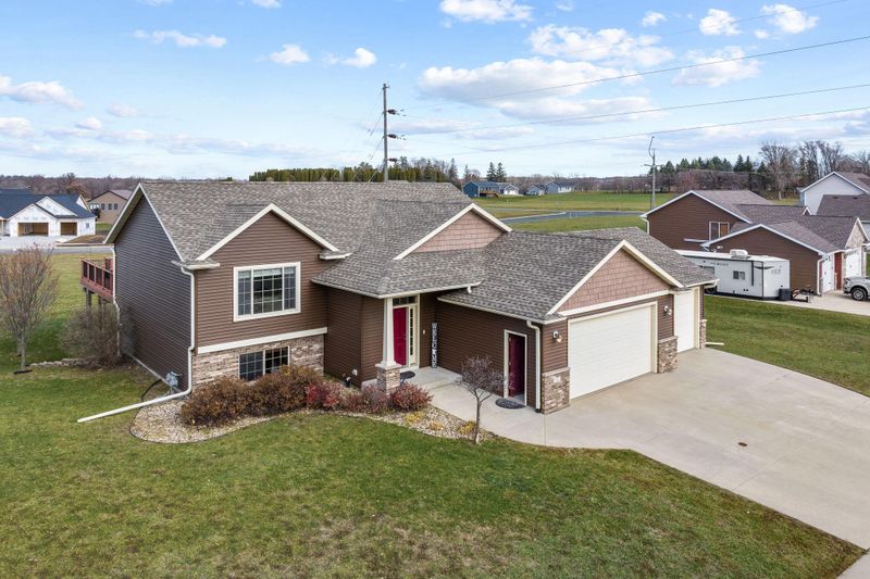 510 9th St NW, Dodge Center, MN 55927
