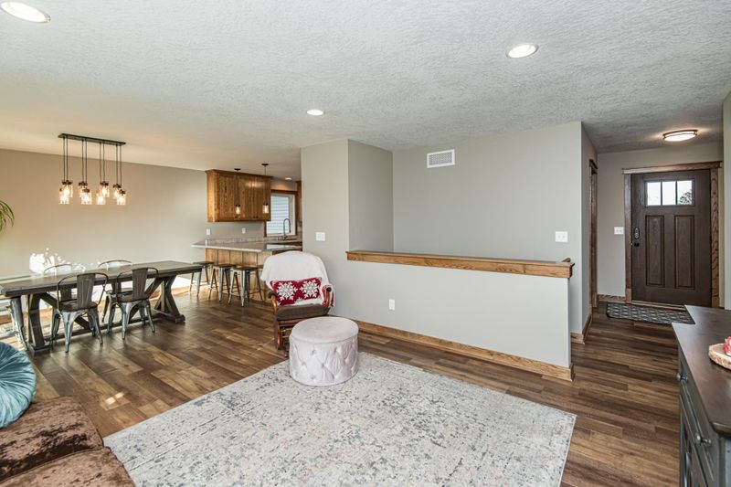 725 2nd Ave NE, Plainview, MN 55964