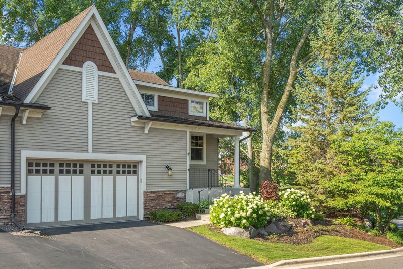 5100 Wild Marsh Dr N, White Bear Lake, MN 55110