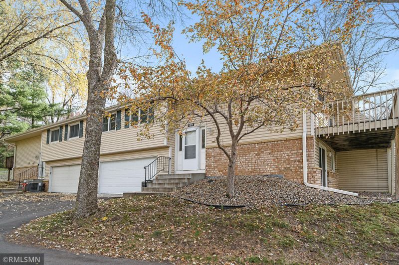 1251 Timbershore Ln, Eagan, MN 55123