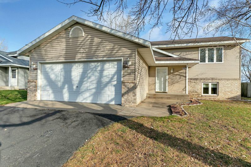 438 13th Ave S, Sauk Rapids, MN 56379